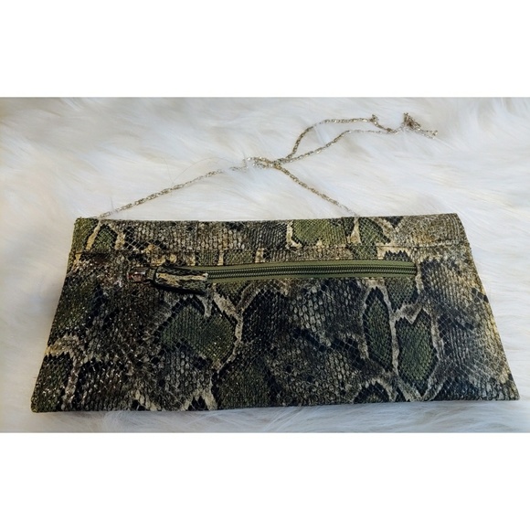 Faux snakeskin cross body purse - Picture 3 of 6